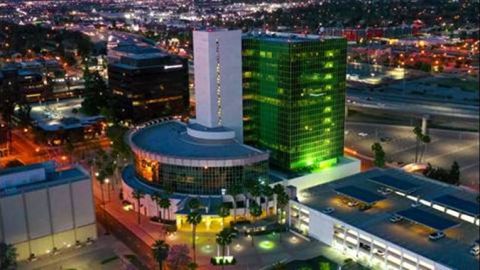 El Centro Administrativo y el Centro de Desarrollo de Empleo del condado de Riverside se iluminarán de verde.