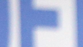 Jennifer López en la alfombra roja de los Spirit Awards 2020.