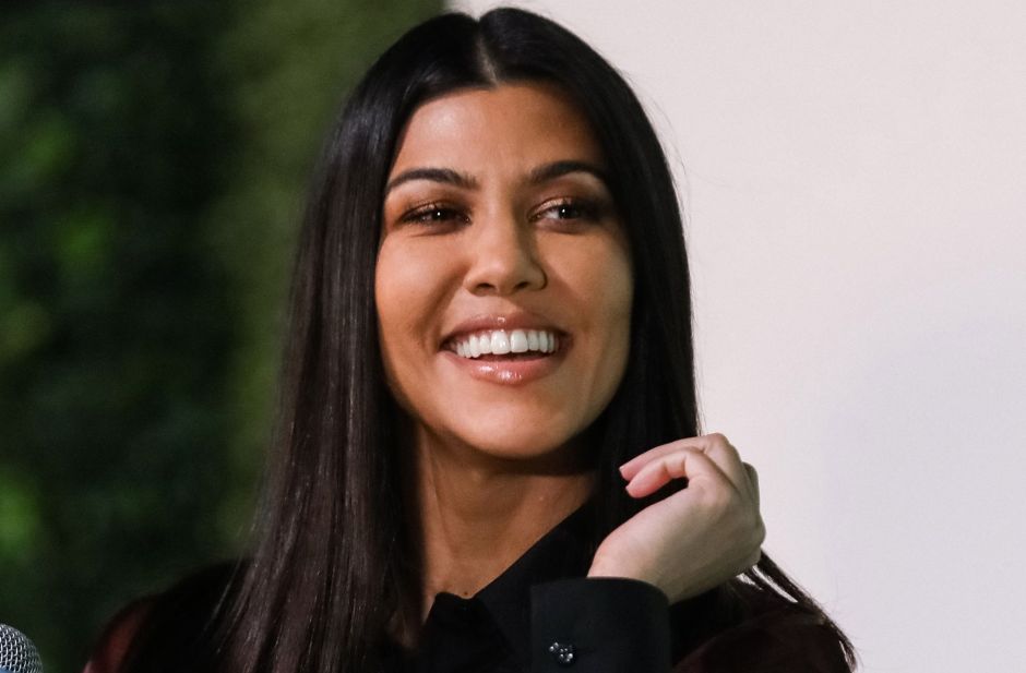 Kourtney Kardashian defiende su figura ‘con unos kilos de más’