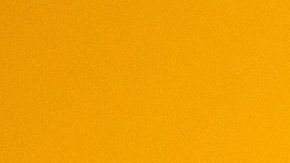 El Go Kart cuenta con el logotipo de la marca y el carcaterísitco color amarillo que lo jace lucir auténtico.