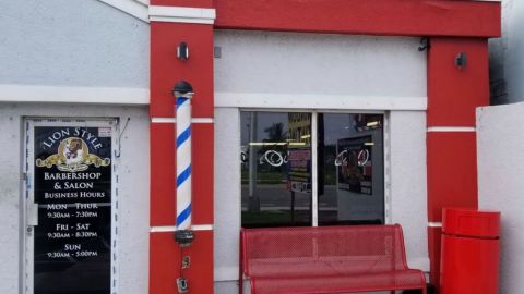 Imagen exterior de la barbería Lion Style de Miramar.