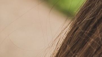 Tal vez tu ex no te diga con palabras qué siente por ti ahora mismo, sin embargo, te demuestra su afecto con su compañía, apoyo y cuidados.