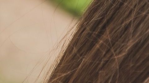 Tal vez tu ex no te diga con palabras qué siente por ti ahora mismo, sin embargo, te demuestra su afecto con su compañía, apoyo y cuidados.