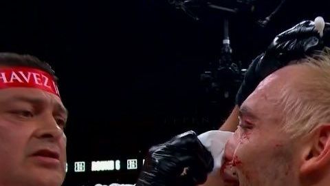 Julio César Chávez Jr. quiere seguir boxeando.