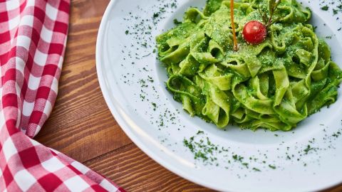 pasta pesto-Engin Akyurt en Pexels