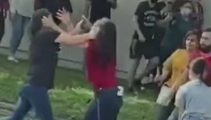 La pelea en Ross.