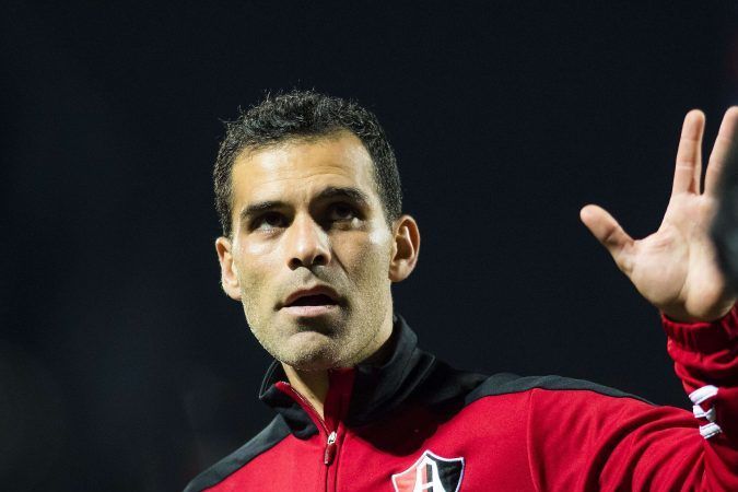 Rafa Márquez, cuando fungía como director deportivo del Atlas antes de incursionar en la dirección técnica.