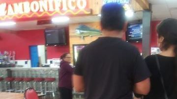 Restaurantes reabren en Texas.