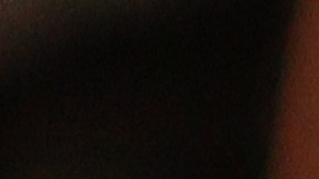 La madre de su novia no sabía que se estaban viendo a escondidas.