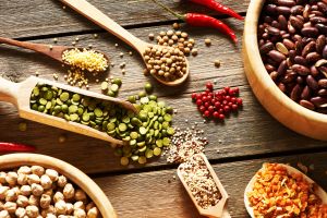 La lista de productos básicos de despensa recomendada por nutriólogos para cocinar saludable