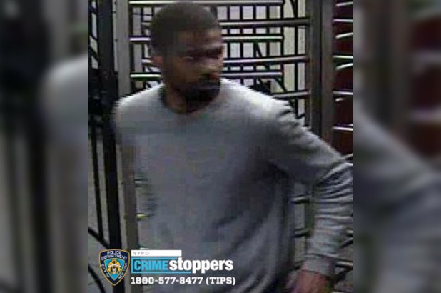 Apuñalan a hombre sin hogar dentro del Metro de Nueva York en víspera ...