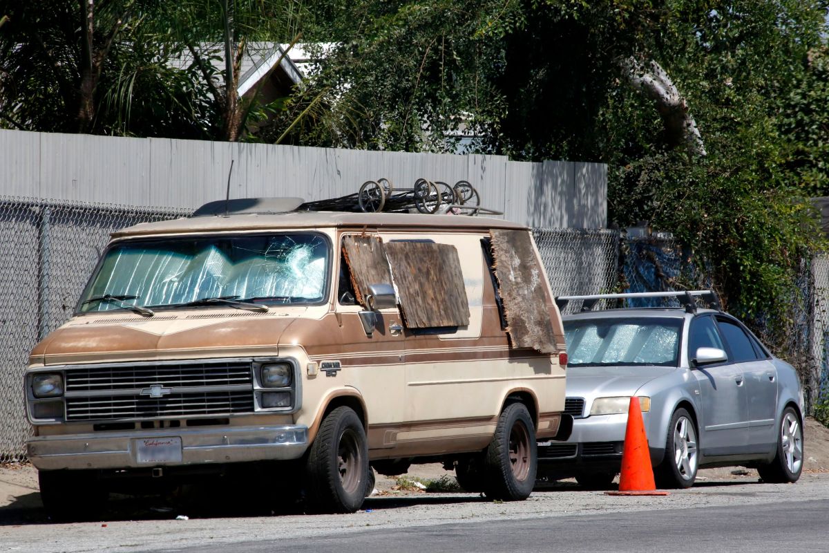 Muchas familias han optado por vivir en sus vehículos en L.A.