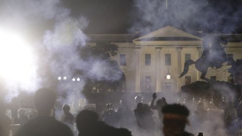 Las protestas llegaron a los alrededores de la Casa Blanca a principios de junio.