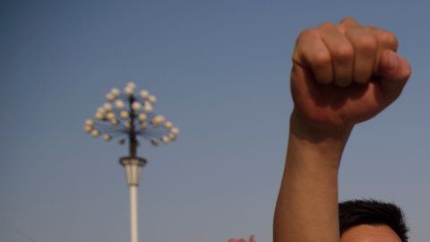 Estudiantes norcoreanos en una manifestación para denunciar a los desertores, este lunes.