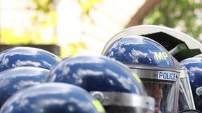 112887879_policeareconfrontedbyprotestersinwhitehallnearparliamentsquarepa-2