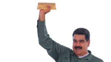 Derechos de autor de la imagenREUTERS
Image caption
El gobierno de Nicolás Maduro ha hecho del oro su prioridad ante la caída del petróleo.