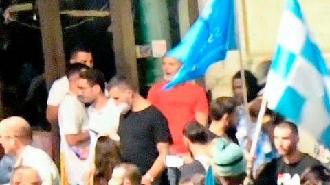 Cerca de 5,000 personas se congregaron en la plaza Triestre y Trento para celebrar.
