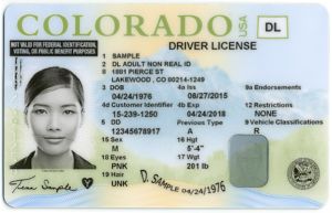 Inmigrantes indocumentados de Colorado podrán tramitar más fácilmente licencia de conducir