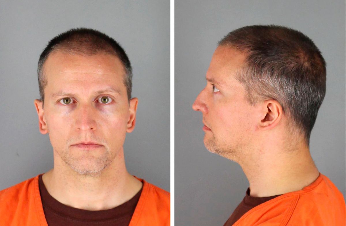 Chauvin fue despedido del Departamento de Policía de Minneapolis por la muerte de Floyd y enfrenta delitos de asesinato y homicidio en segundo grado.