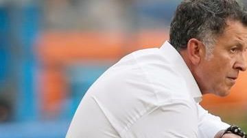 Juan Carlos Osorio habría llevado a Rusia a su esposa y a su amante