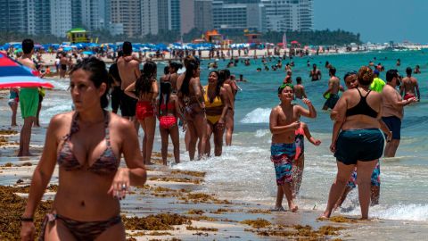 El caso de Florida llamó la atención por su precipitada reapertura.