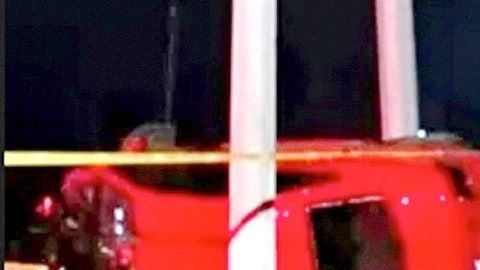 El auto volcó tras una persecución.