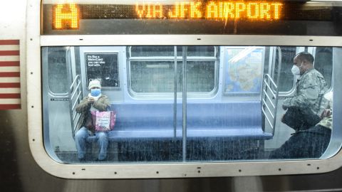 El Alcalde quiera que la MTA bloque cada otro asiento, pero permitir así el distanciamiento entre usuarios.