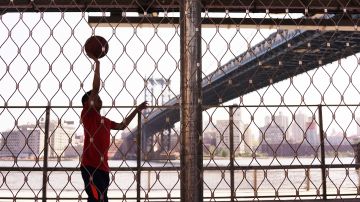 Jugador de baloncesto en NYC/Archivo.