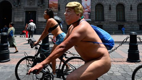 Donald Trump desnudo