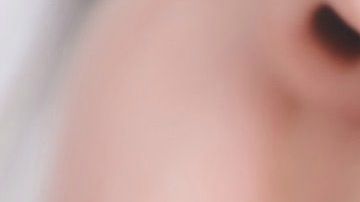 Frutas como las fresas y las nueces  son bocadillos perfectos en una dieta saludable.