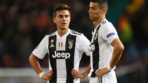 Paulo Dybala y Cristiano Ronaldo en un partido de Juventus.