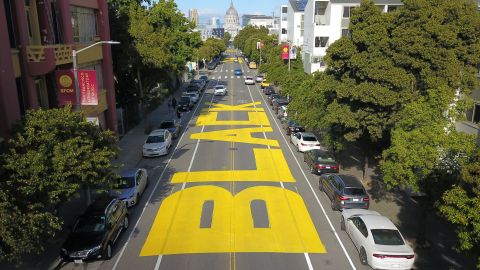 Mural de "Black Lives Matter" en San Francisco.