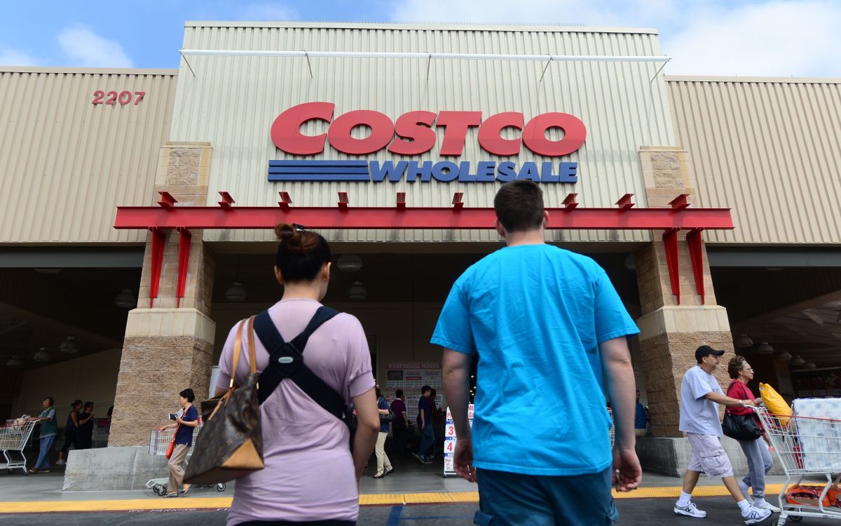 Costco continúa limitando la cantidad de compra en algunos de sus productos.
