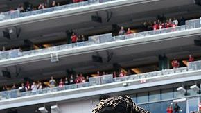 Colin Kaepernick protestando contra el racismo y la violencia policial.