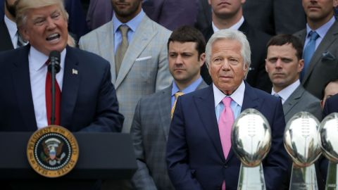 Donald Trump no dejó pasar el mensaje de la NFL sobre la forma de abordar el tema del racismo.