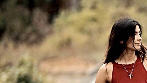 Paola, hija de Adal Ramones lanza "Renacer" su primer cortometraje