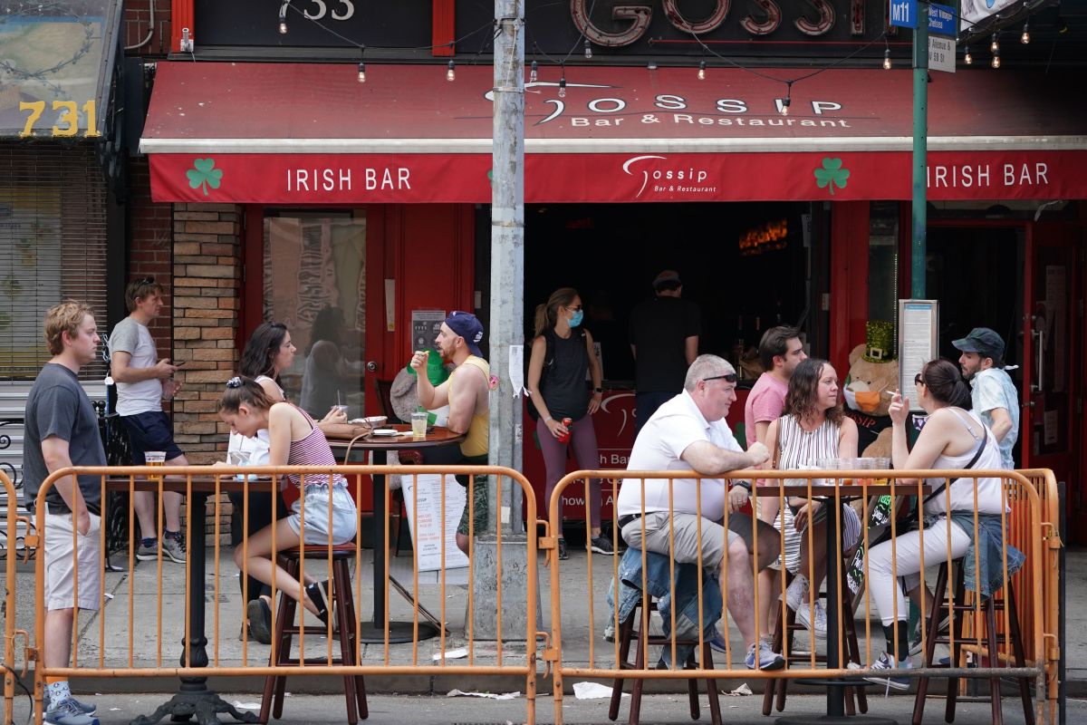 Algunos restaurantes en Nueva York reabrieron esta semana.