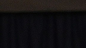 Cuomo firma la ley acompañado del reverendo Al Sharpton, los dos líderes de la Legislatura estatal, y varias madres de fallecidos por brutalidad policial, como la mamá de Eric Garner.