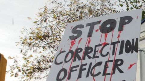 La prisión Rikers Island es donde se reportan más casos de uso de fuerza excesiva contra prisioneros.