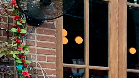Los restaurantes reabrieron en la Fase 2 solo con servicio al aire libre el pasado 22 de junio.