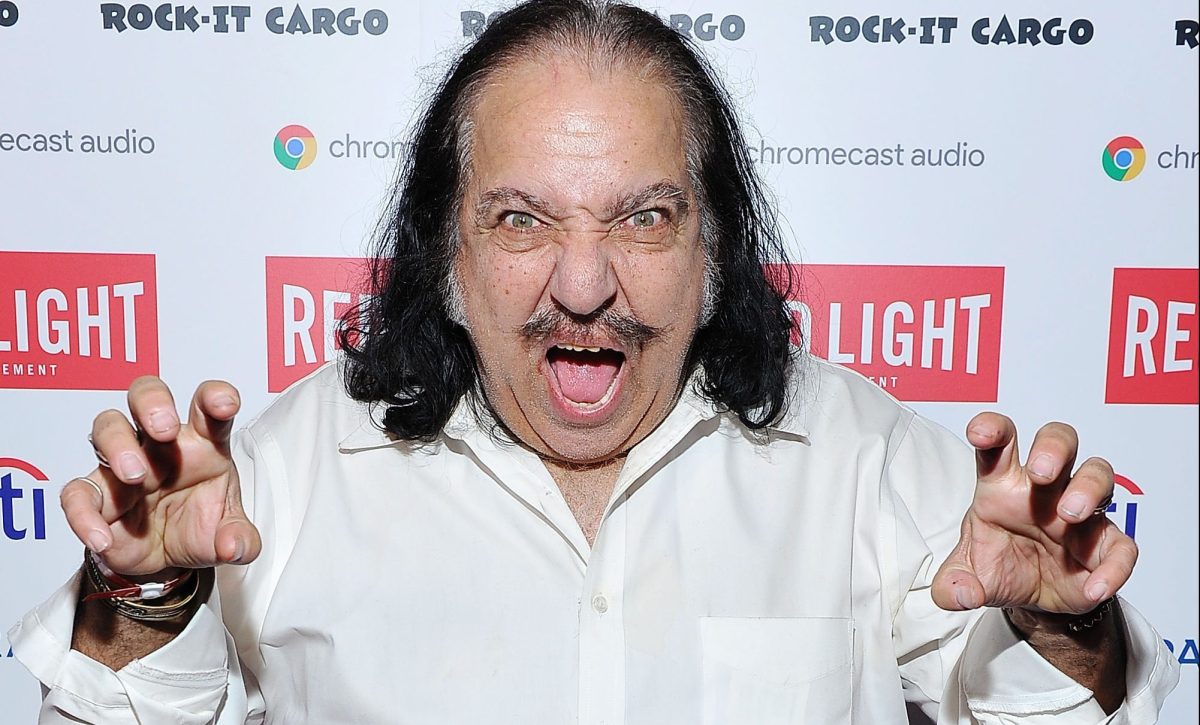 Arrestan al actor porno Ron Jeremy y lo acusan de violación y asalto sexual  a cuatro mujeres - El Diario NY