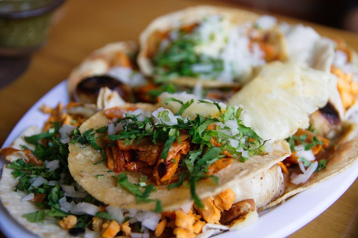 Cuáles son los platillos de comida mexicana para fiestas que mejor rinden -  El Diario NY