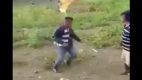 VIDEO: Queman vivo a hombre de la tercera edad acusado de brujería en Guatemala