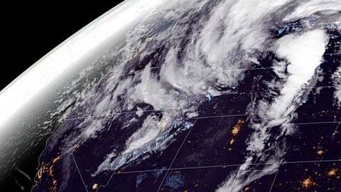 Cristóbal se desplaza hacia norte a unas 7 millas por hora