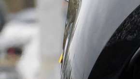 En ocasiones no es necesario invertir tanto dinero en limpiar los rines de tu auto, presta atención al siguiente consejo