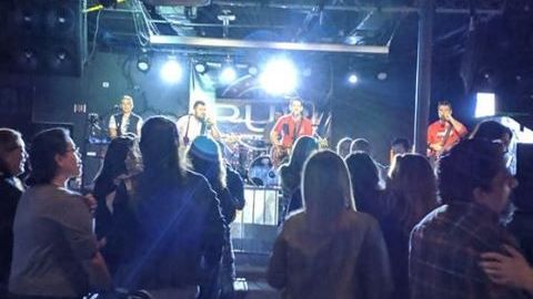 Bares cerraron en Texas.