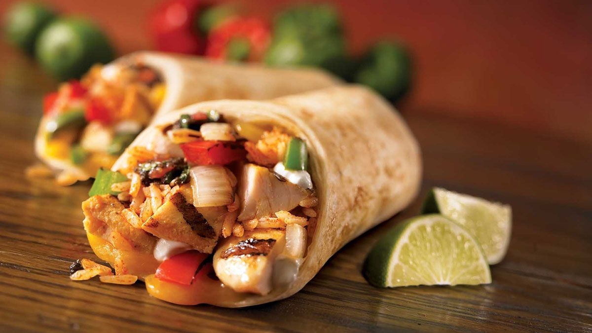Los burritos son un plato de inspiración mexicana que se destaca por ser una tortilla de harina de trigo enrollada en forma cilíndrica y rellena de exquisitos ingredientes.