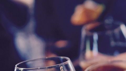 Las bebidas alcoholicas hacen más que subirte de peso.