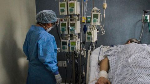 Los contagios y muertes por COVID-19 siguen en aumento.