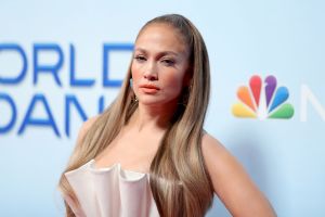El video de Jennifer Lopez rebotando la retaguardia que volvió a resurgir